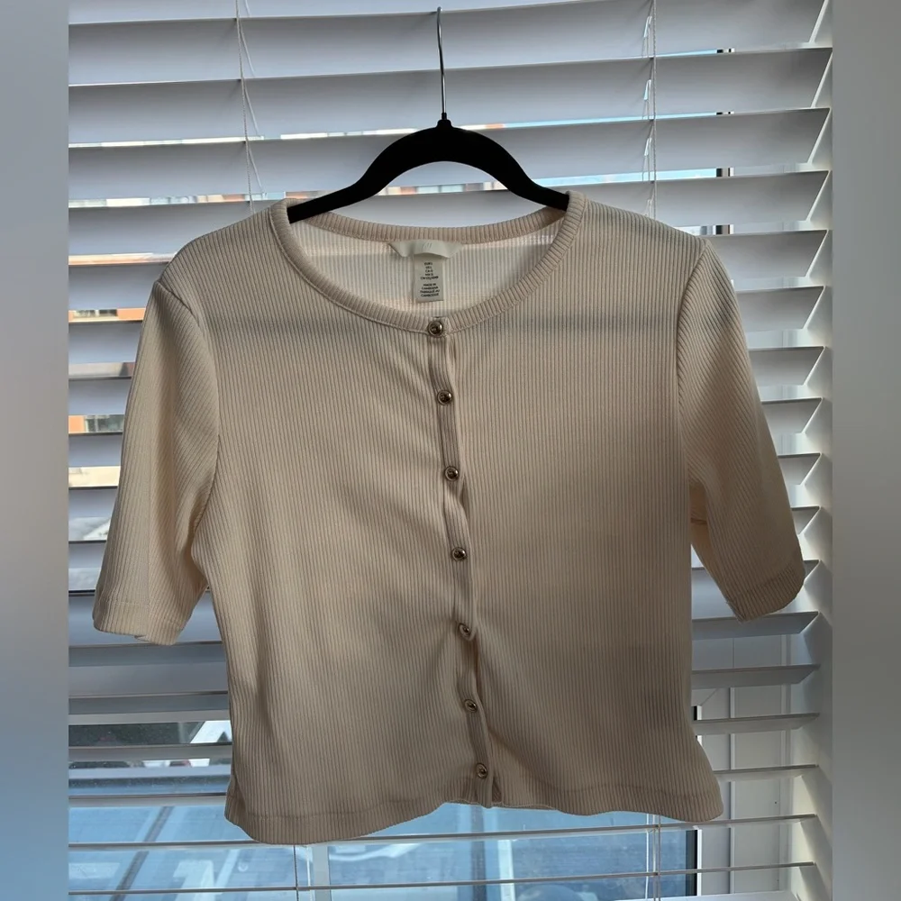 H&M Cream Ribbed Button-Down Top - Picture 3 of 3